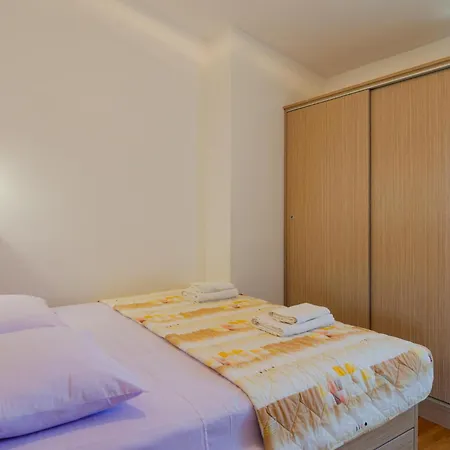 Apartment Awesome In With Wifi *