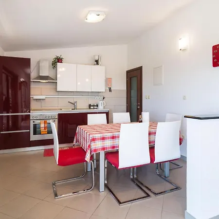 Appartement Awesome In With Wifi *